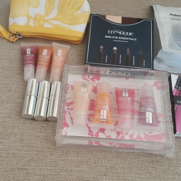 Buddle - Picture 2 of 3